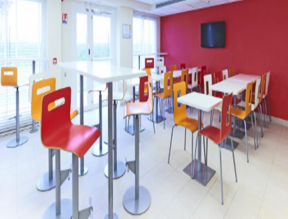 Hotel The Originals Access,tendance Hotel, Saint-etienne